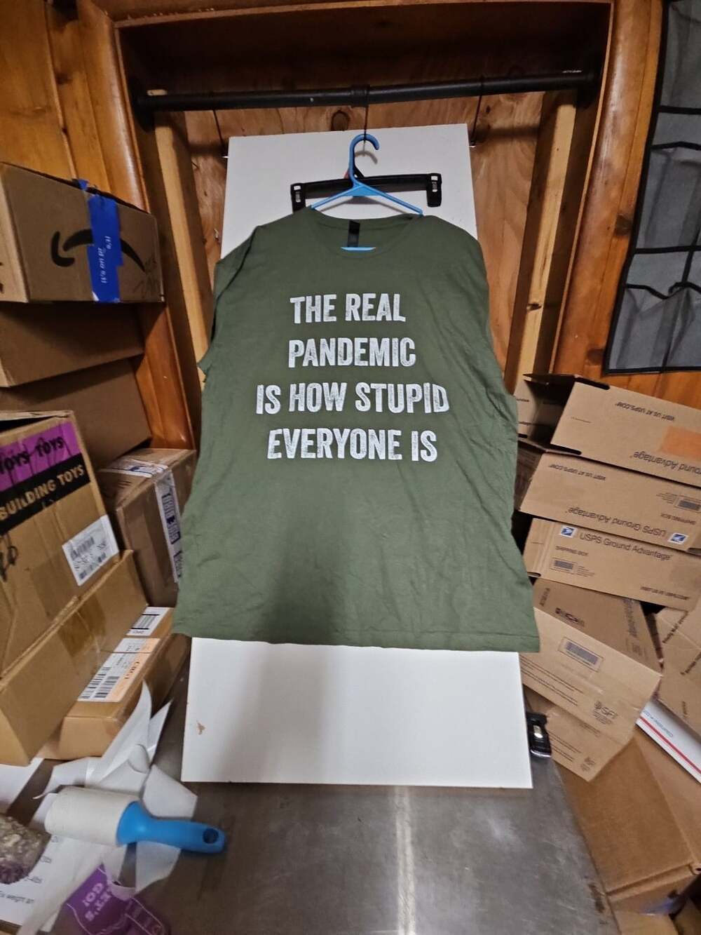 (372) Gildan The Real Pandemic Graphic T-Shirt XL Green